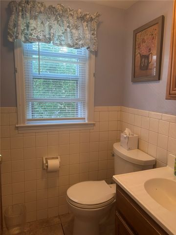 11 Eastnor Road, Newport, RI 02840