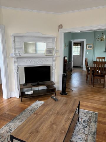 11 Eastnor Road, Newport, RI 02840