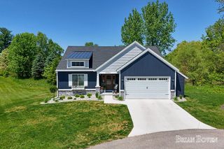 8366 Rose Ridge Drive, Rockford, MI 49341