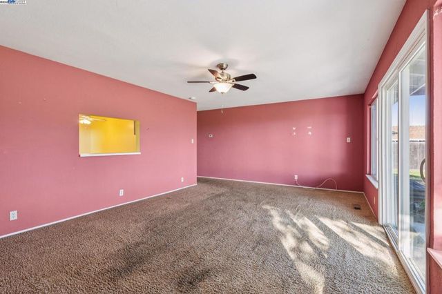 1273 Mcdonald Dr, Pinole, CA 94564