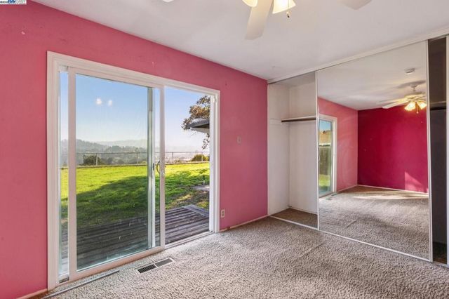 1273 Mcdonald Dr, Pinole, CA 94564