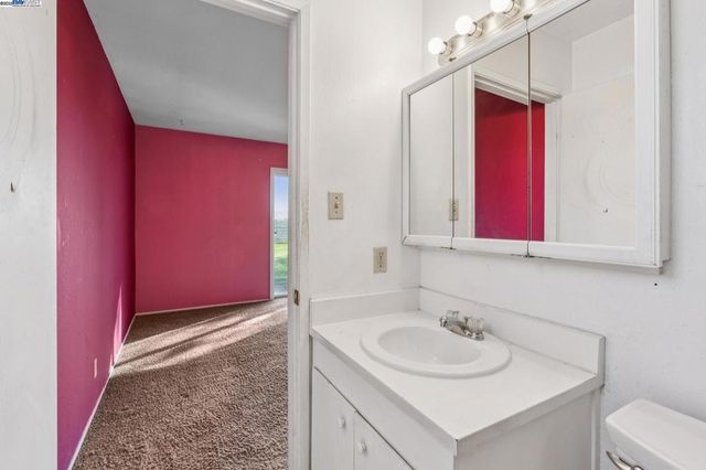 1273 Mcdonald Dr, Pinole, CA 94564