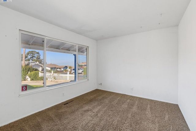 1273 Mcdonald Dr, Pinole, CA 94564