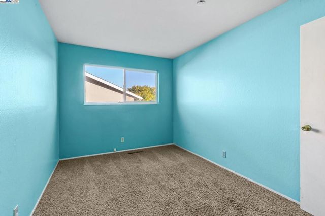 1273 Mcdonald Dr, Pinole, CA 94564