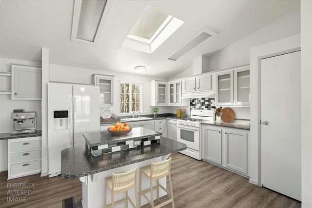 10525 Devonshire Cir, Penn Valley, CA 95946