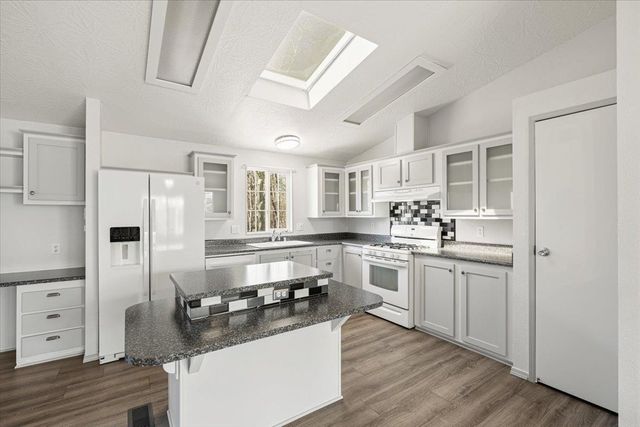 10525 Devonshire Cir, Penn Valley, CA 95946