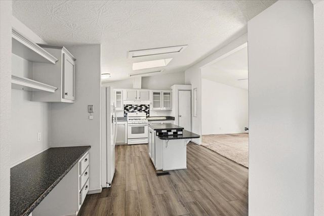 10525 Devonshire Cir, Penn Valley, CA 95946