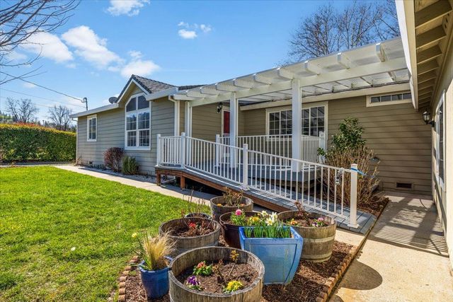 10525 Devonshire Cir, Penn Valley, CA 95946