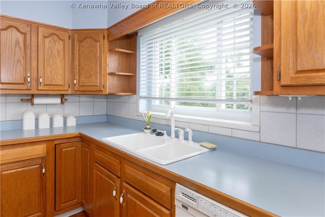 163 Myrtle Tree Road, South Charleston, WV 25309
