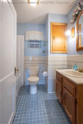 163 Myrtle Tree Road, South Charleston, WV 25309