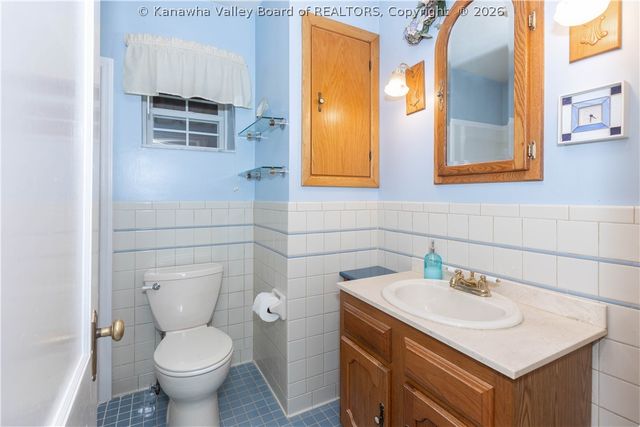 163 Myrtle Tree Road, South Charleston, WV 25309