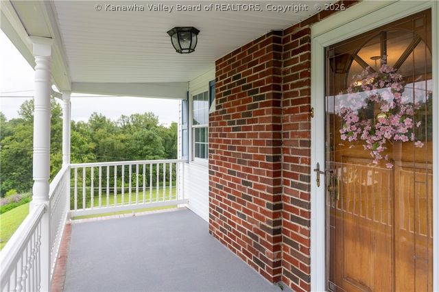163 Myrtle Tree Road, South Charleston, WV 25309