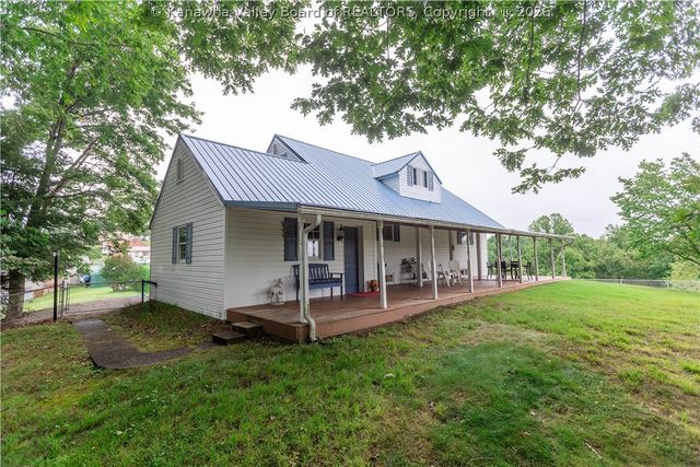 163 Myrtle Tree Road, South Charleston, WV 25309