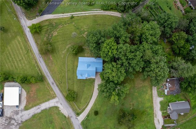 163 Myrtle Tree Road, South Charleston, WV 25309
