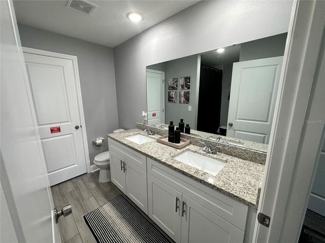 943 DERBYSHIRE DRIVE, Kissimmee, FL 34758