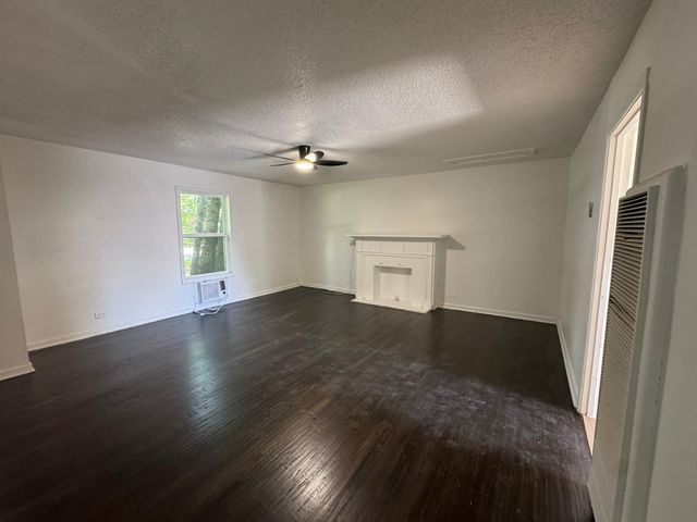 400 N Jefferson Street, Kaufman, TX 75142