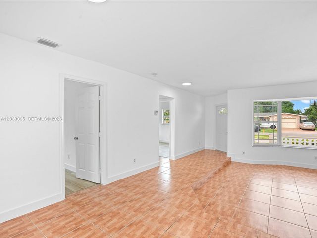 4545 NW 39th Street, Lauderdale Lakes, FL 33319