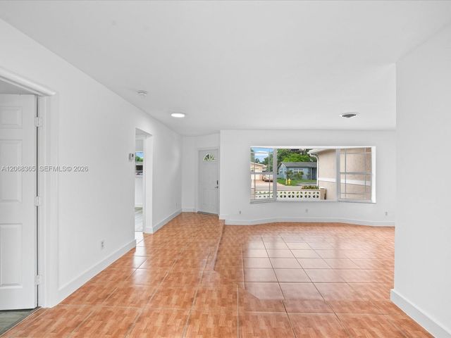 4545 NW 39th Street, Lauderdale Lakes, FL 33319