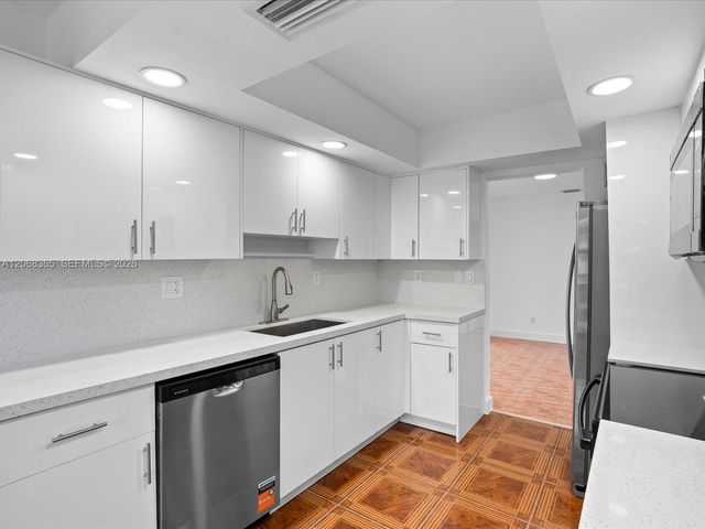 4545 NW 39th Street, Lauderdale Lakes, FL 33319