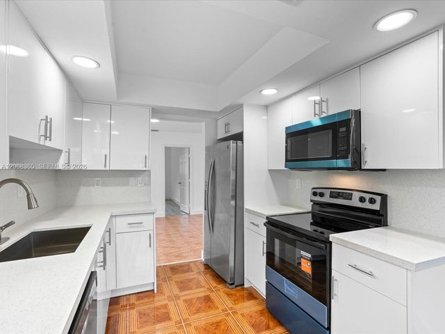 4545 NW 39th Street, Lauderdale Lakes, FL 33319
