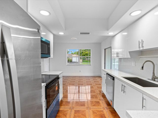 4545 NW 39th Street, Lauderdale Lakes, FL 33319