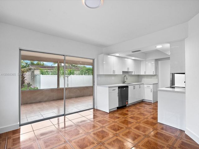 4545 NW 39th Street, Lauderdale Lakes, FL 33319