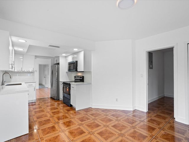 4545 NW 39th Street, Lauderdale Lakes, FL 33319