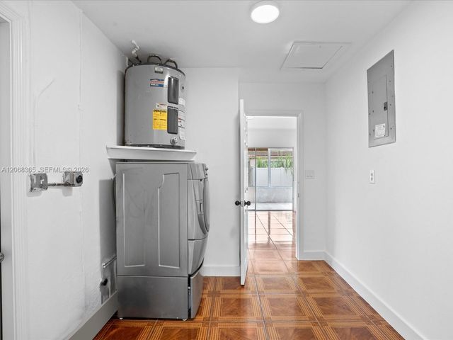 4545 NW 39th Street, Lauderdale Lakes, FL 33319