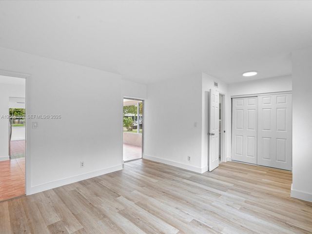 4545 NW 39th Street, Lauderdale Lakes, FL 33319