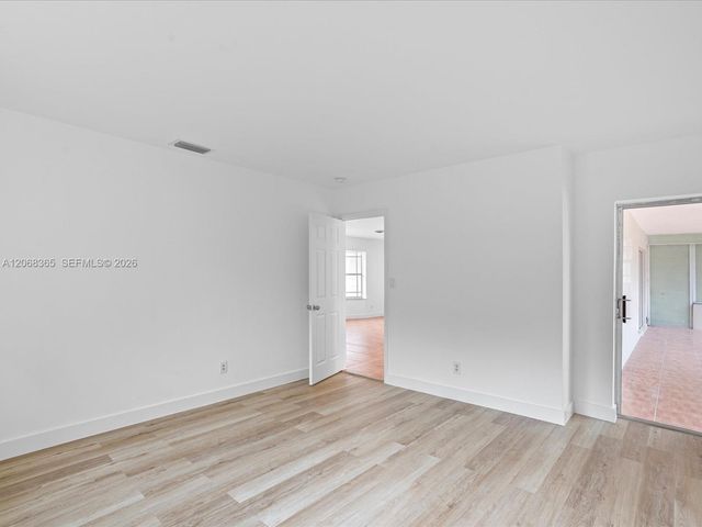 4545 NW 39th Street, Lauderdale Lakes, FL 33319
