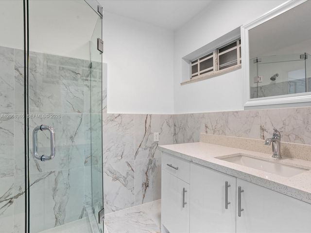 4545 NW 39th Street, Lauderdale Lakes, FL 33319