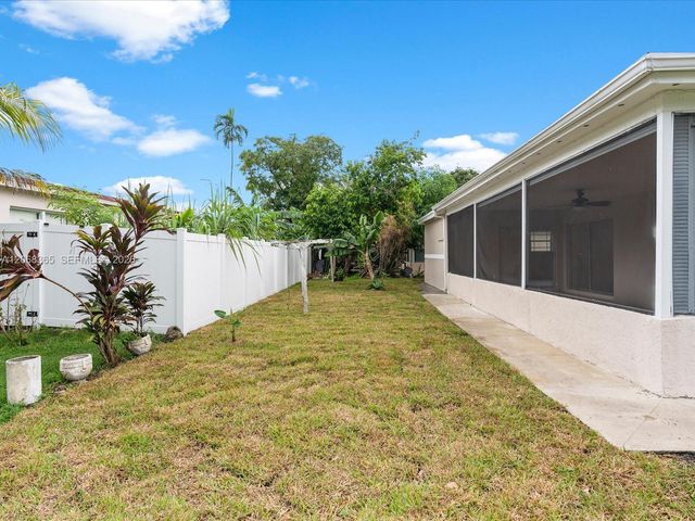 4545 NW 39th Street, Lauderdale Lakes, FL 33319