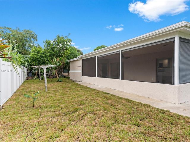 4545 NW 39th Street, Lauderdale Lakes, FL 33319