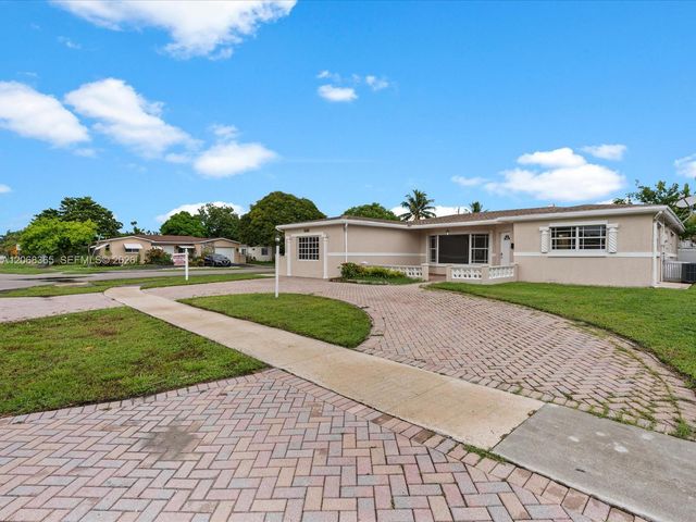 4545 NW 39th Street, Lauderdale Lakes, FL 33319