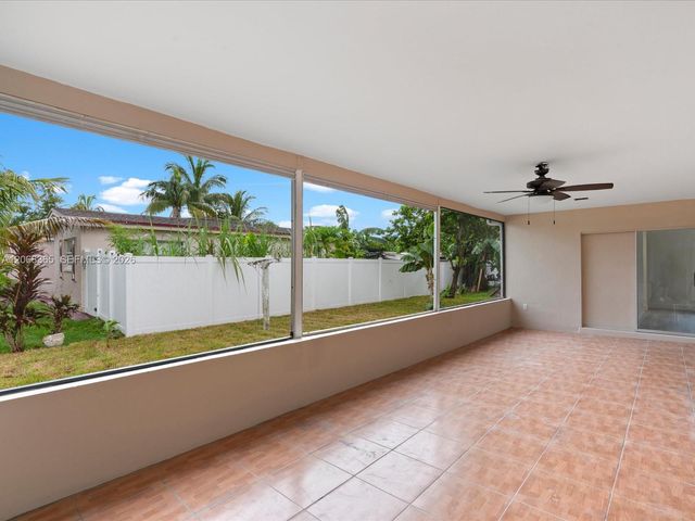 4545 NW 39th Street, Lauderdale Lakes, FL 33319