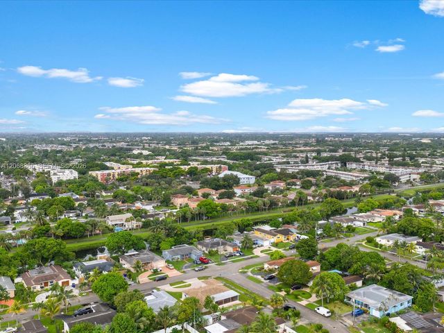 4545 NW 39th Street, Lauderdale Lakes, FL 33319