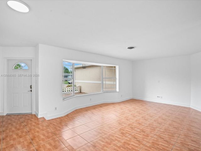 4545 NW 39th Street, Lauderdale Lakes, FL 33319