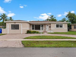 4545 NW 39th Street, Lauderdale Lakes, FL 33319
