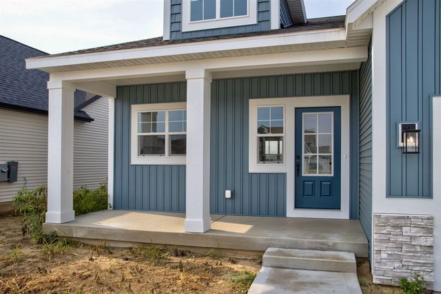 10124 Strawberry Lane, Zeeland, MI 49464