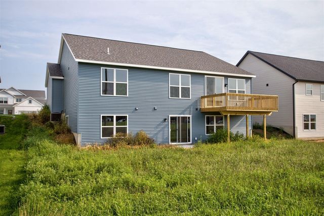 10124 Strawberry Lane, Zeeland, MI 49464