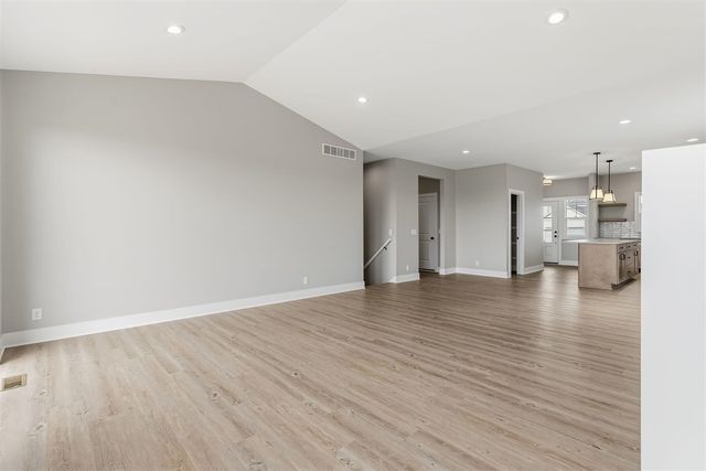 10124 Strawberry Lane, Zeeland, MI 49464