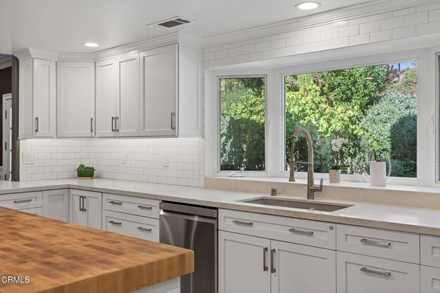 7405 Loma Vista Road, Ventura, CA 93003