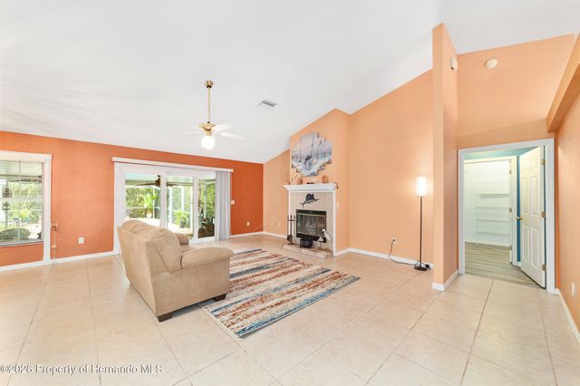 133 N McGowan Avenue, Crystal River, FL 34429