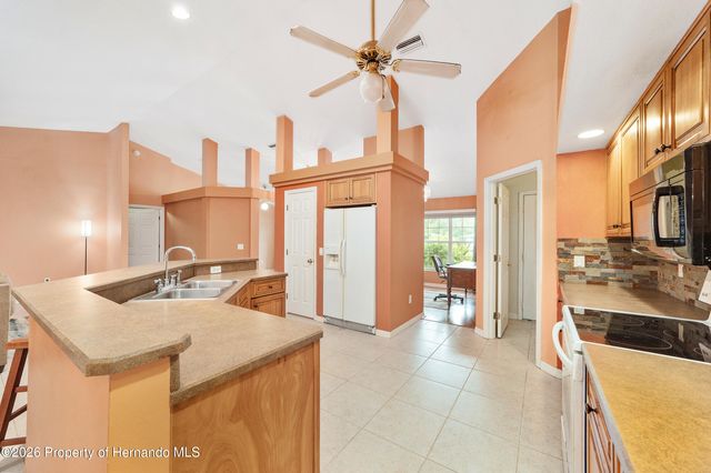 133 N McGowan Avenue, Crystal River, FL 34429