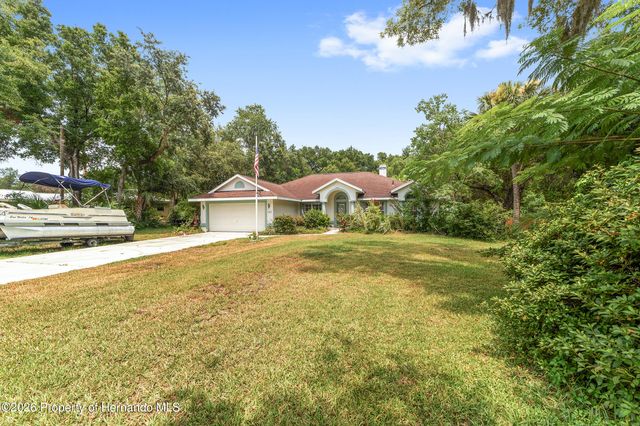 133 N McGowan Avenue, Crystal River, FL 34429