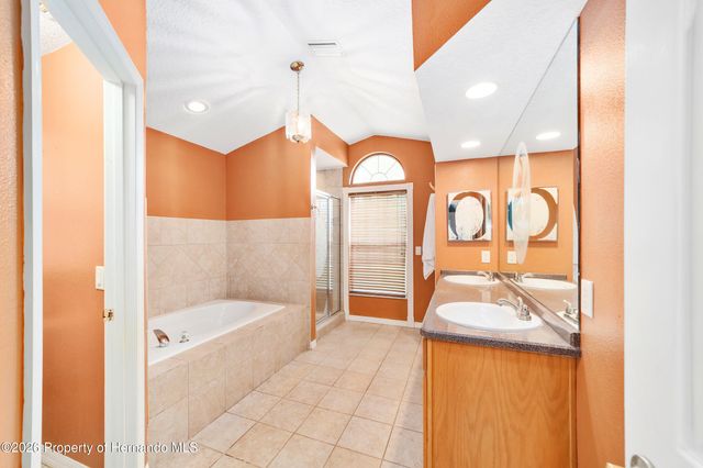 133 N McGowan Avenue, Crystal River, FL 34429
