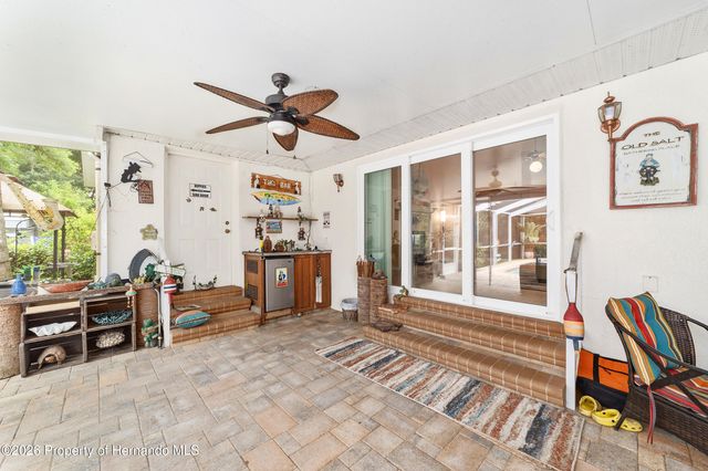 133 N McGowan Avenue, Crystal River, FL 34429
