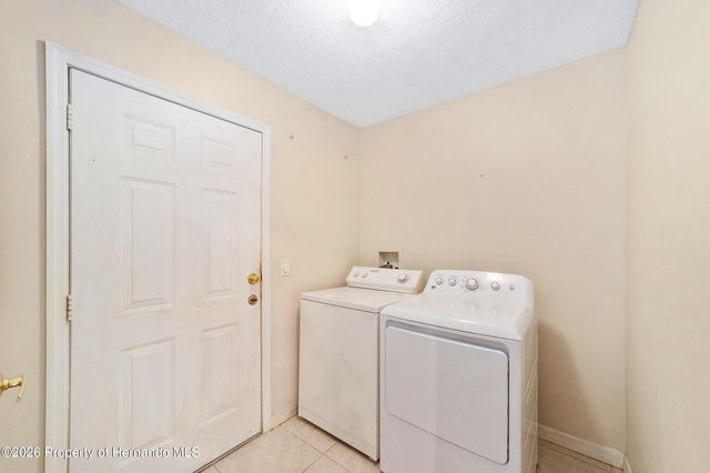 133 N McGowan Avenue, Crystal River, FL 34429