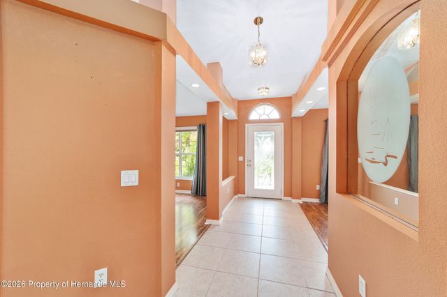 133 N McGowan Avenue, Crystal River, FL 34429