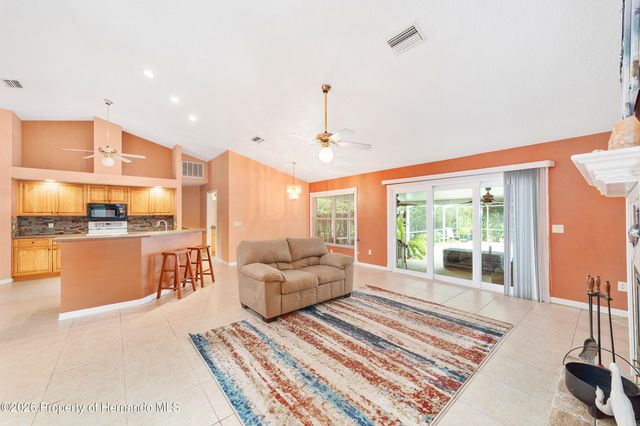 133 N McGowan Avenue, Crystal River, FL 34429